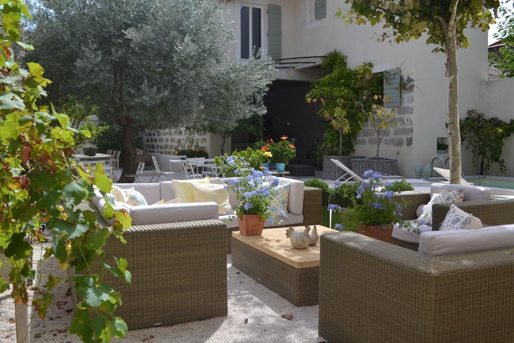 Bed and Breakfast Mas A L'Improviste Maillane Exterior foto